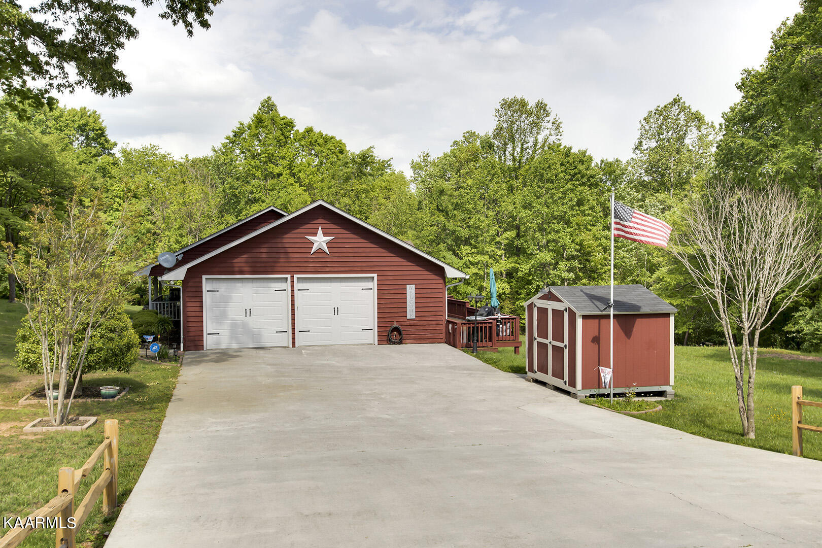101 Deer Run Vonore, TN 37885 - Photo 36 of 40 36_101 Deer Run_GarageSide