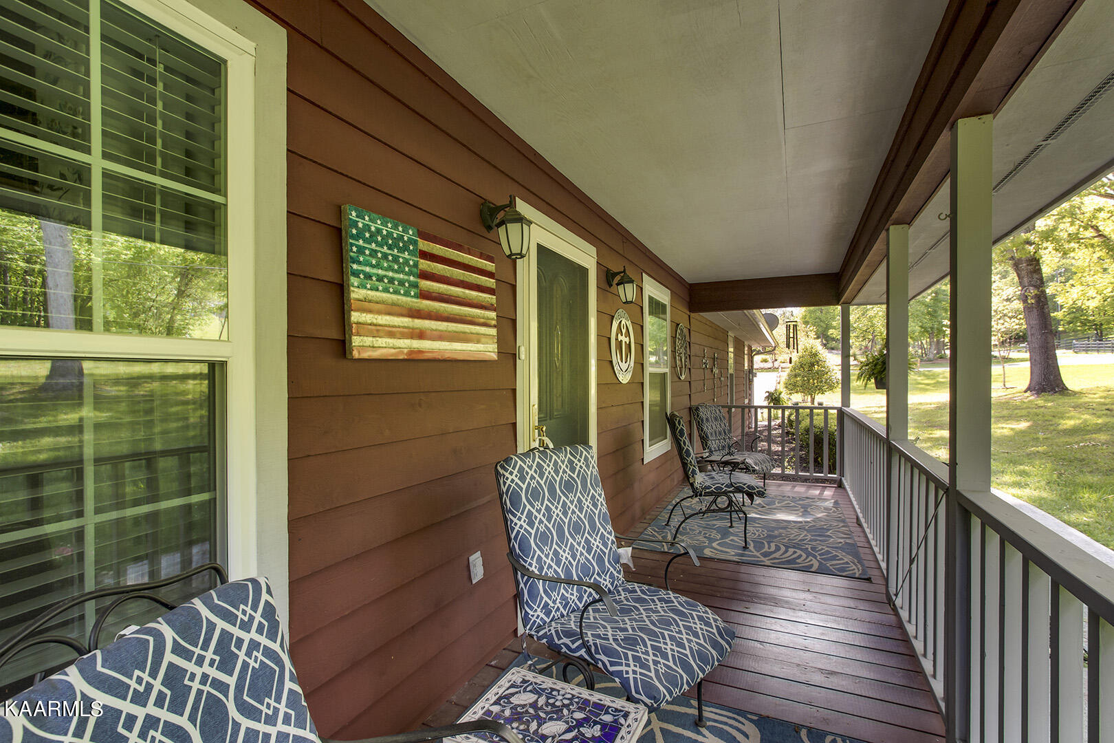 101 Deer Run Vonore, TN 37885 - Photo 4 of 40 04_101 Deer Run_FrontPorch02