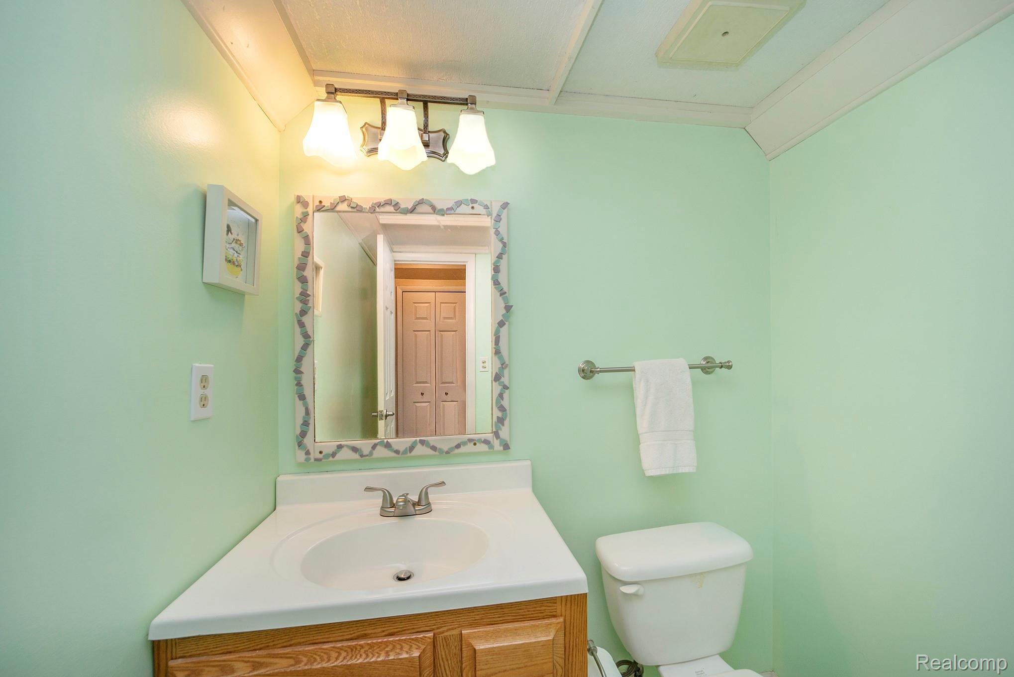 362 Randolph Road Rochester, MI 48309 - Photo 10 of 36 Photo (11).jpg