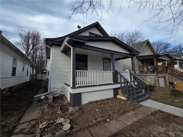 $105,000 | 1908 Kensington Avenue, Kansas City, MO 64127