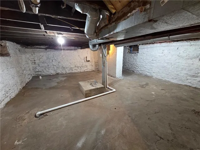 $105,000 | 1908 Kensington Avenue, Kansas City, MO 64127