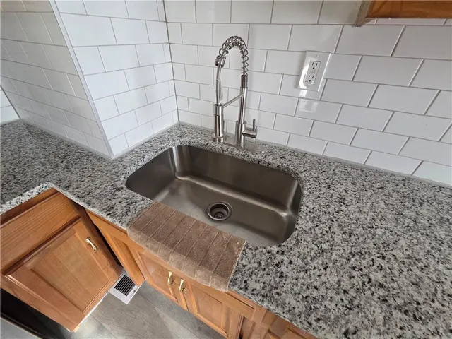 $105,000 | 1908 Kensington Avenue, Kansas City, MO 64127