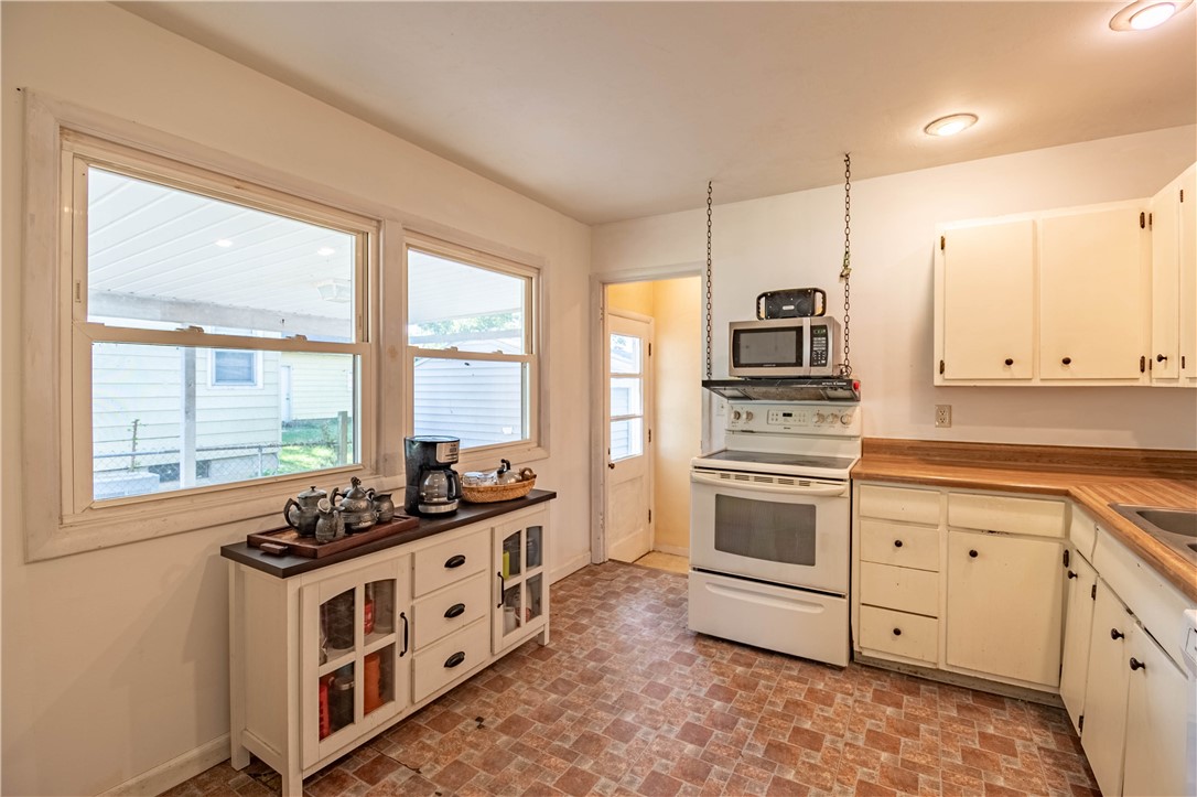 267 Wayside Avenue Decatur, IL 62521 - Photo 4 of 16
