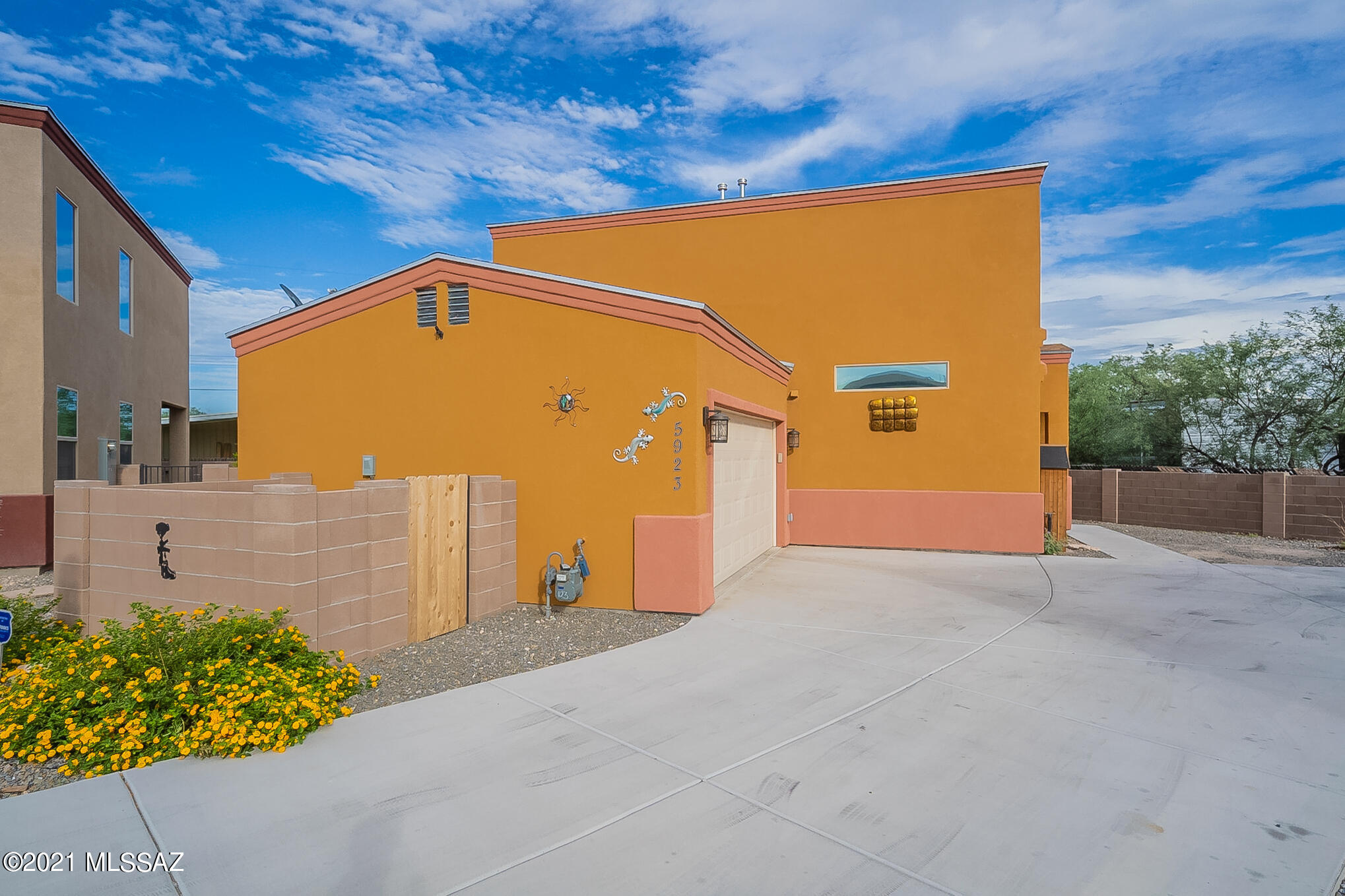 5923 East Alvord Road Tucson, AZ 85706 - Photo 1 of 37 Gallery Image 1