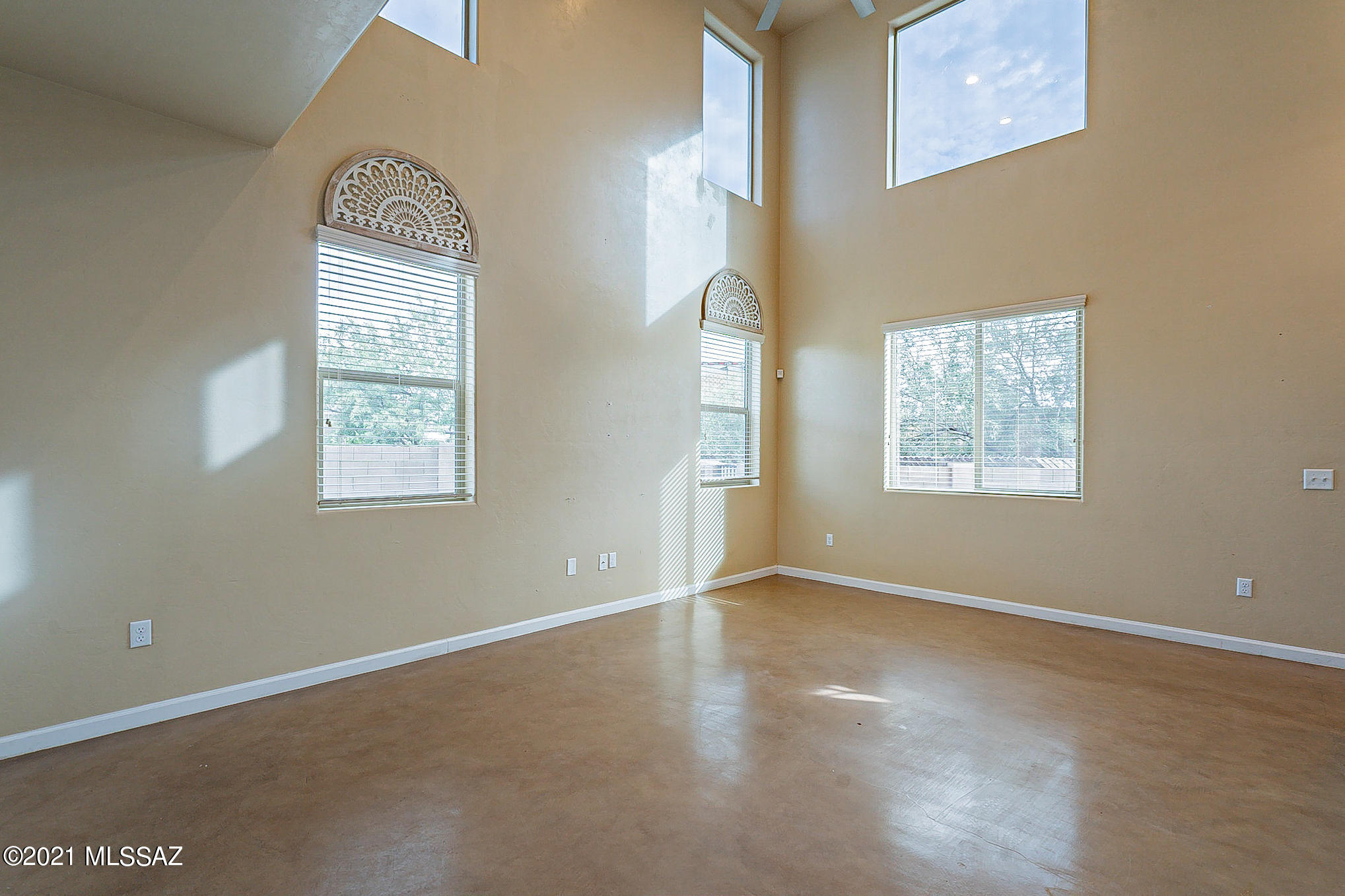 5923 East Alvord Road Tucson, AZ 85706 - Photo 4 of 37 Gallery Image 4