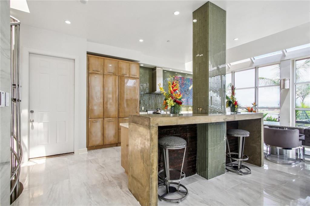 620 Decatur Street, Unit PHB2 New Orleans, LA 70130 - Photo 7 of 40 Gallery Image 7