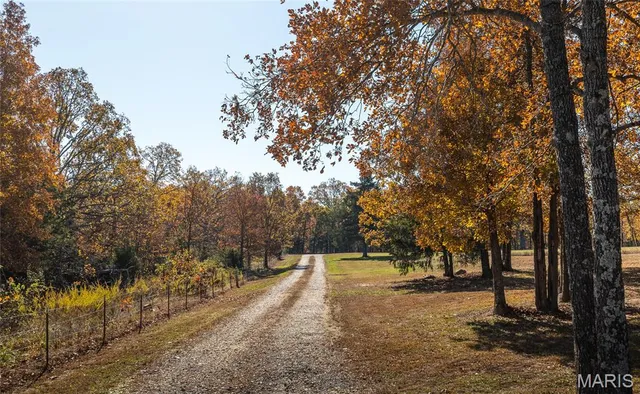 $525,000 | 18899 Iron Mine Road, Licking, MO 65542