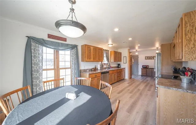 $525,000 | 18899 Iron Mine Road, Licking, MO 65542