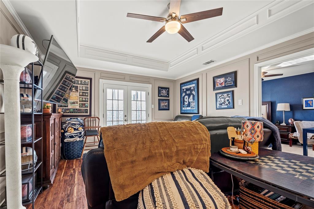 3910 Kingsferry Court Arlington, TX 76016 - Photo 18 of 32 a bedroom with furniture and a window