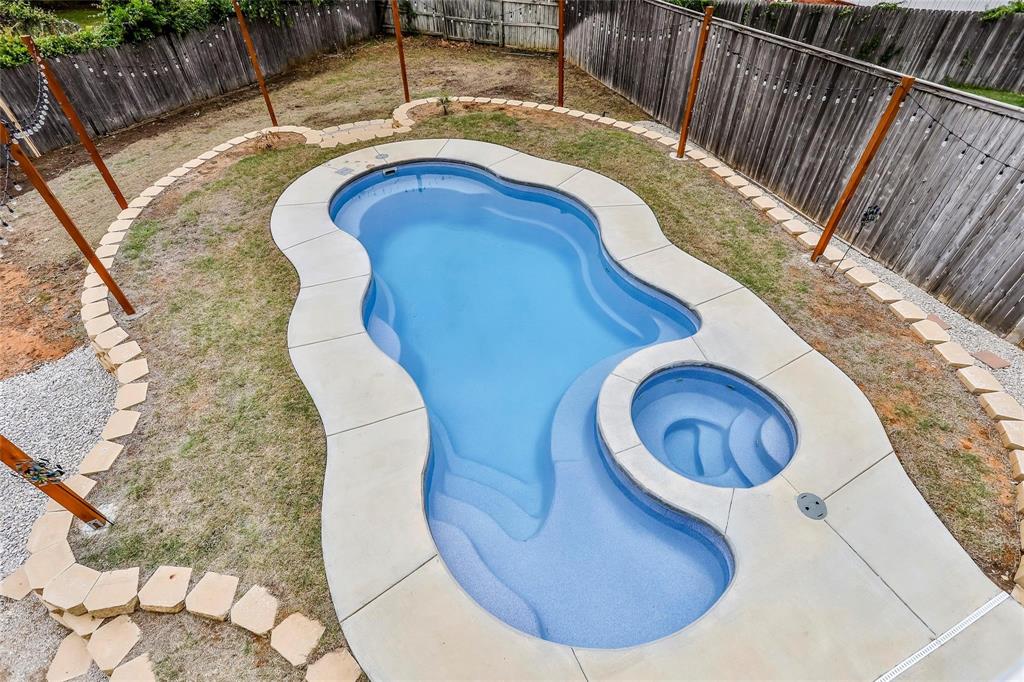 3910 Kingsferry Court Arlington, TX 76016 - Photo 25 of 32 a view of swimming pool
