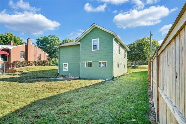 $229,950 | 501 Mt Vernon Avenue, Salem, VA 24153