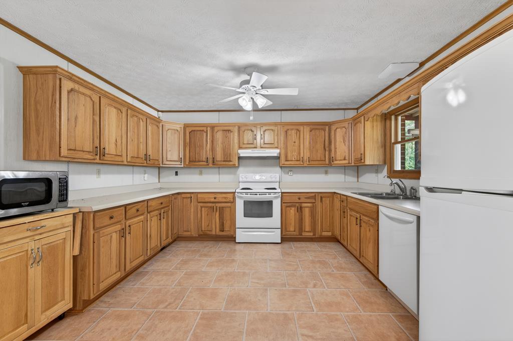 35383 Widener Valley Road Glade Spring, VA 24340 - Photo 10 of 16 Gallery Image 10