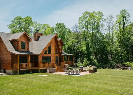$895,000 | 76 Woodlands Trail, Clinton Corners, NY 12514