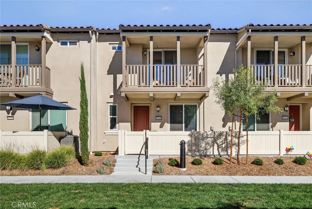 39400 Corvina Lane Temecula, CA 92591 - Photo 3 of 42 front view of a house with a yard