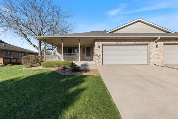$299,900 | 821 Wyndstone Drive, Elwood, IL 60421