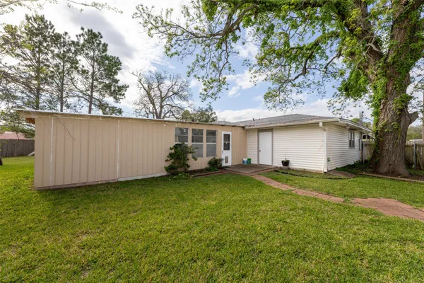 $235,000 | 1327 Hodges Lane, Wharton, TX 77488