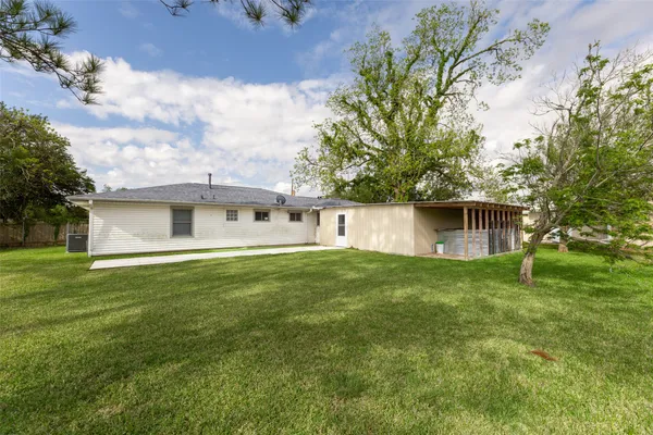 $235,000 | 1327 Hodges Lane, Wharton, TX 77488