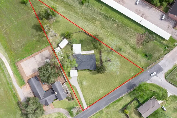 $235,000 | 1327 Hodges Lane, Wharton, TX 77488