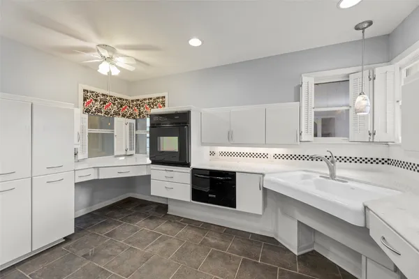 $235,000 | 1327 Hodges Lane, Wharton, TX 77488