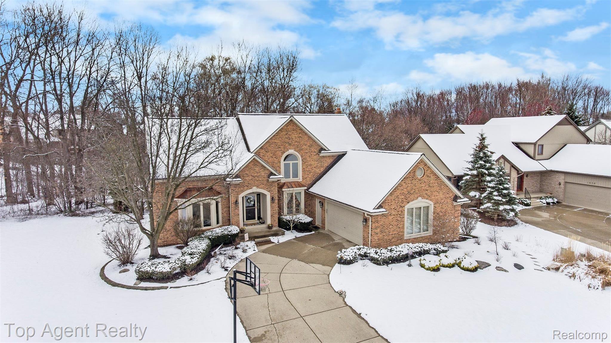 1470 Burhaven Drive Rochester, MI 48306 - Photo 38 of 47 DJI_0001.jpg