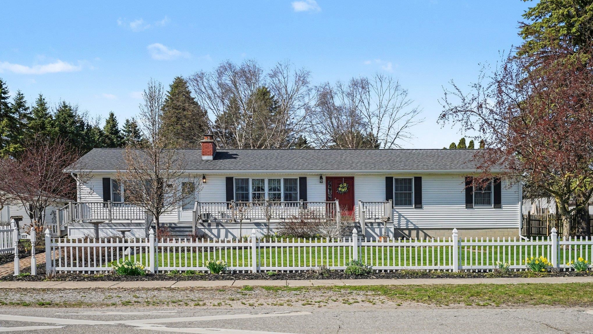 107 North Street Pinconning, MI 48650 - Photo 1 of 42