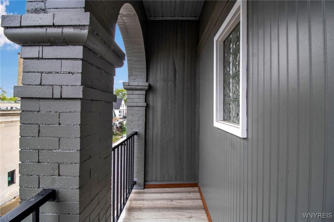 119 Grant Street Buffalo, NY 14213 - Photo 17 of 35 Unit 1 Balcony