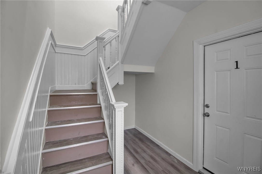 119 Grant Street Buffalo, NY 14213 - Photo 19 of 35 2nd Floor Staircase