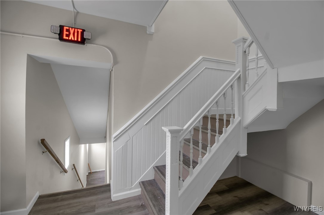 119 Grant Street Buffalo, NY 14213 - Photo 20 of 35 2nd Floor Staircase