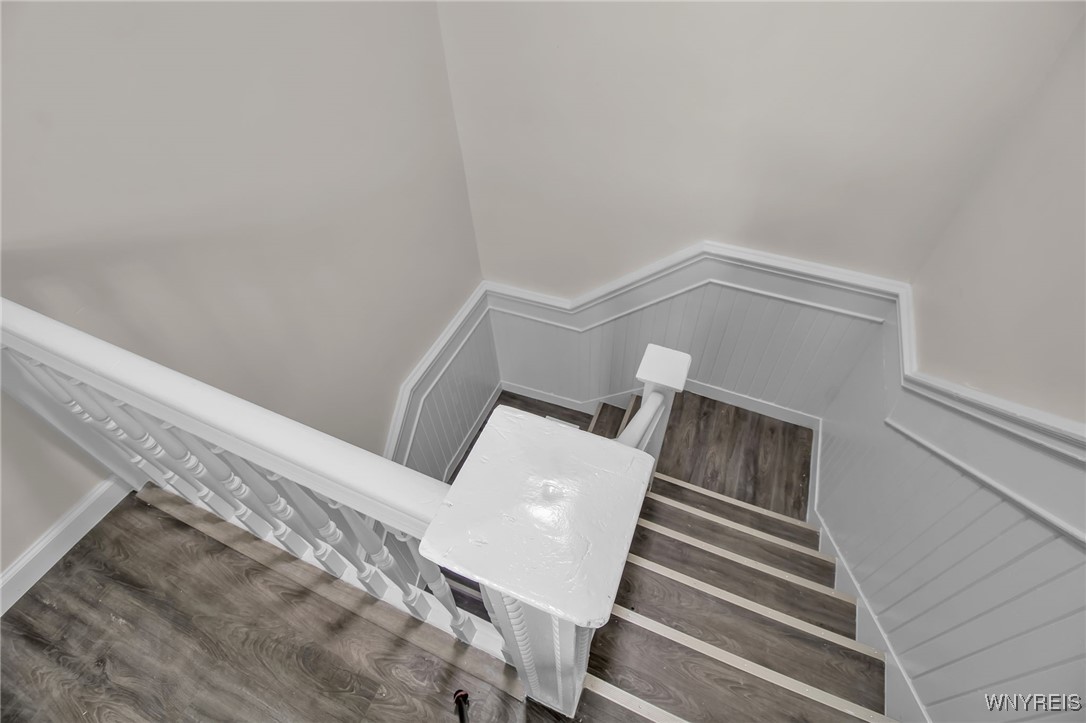119 Grant Street Buffalo, NY 14213 - Photo 21 of 35 2nd Floor Staircase