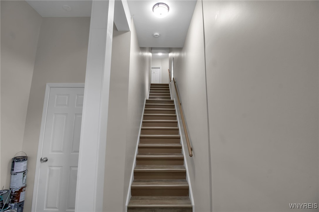119 Grant Street Buffalo, NY 14213 - Photo 6 of 35 1st Floor Staircase