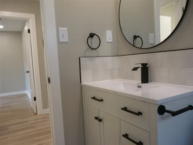 $2,295 | 3100 Barnsley Drive, Austin, TX 78745