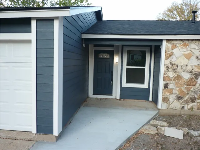 $2,295 | 3100 Barnsley Drive, Austin, TX 78745