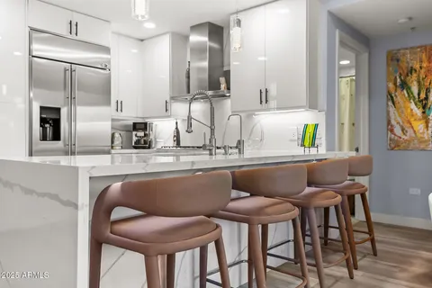 $1,049,000 | 7167 East Rancho Vista Drive, Unit 4007, Scottsdale, AZ 85251