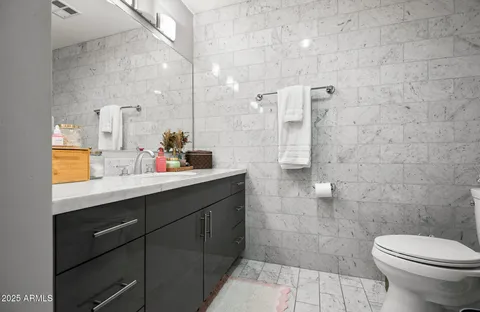 $1,049,000 | 7167 East Rancho Vista Drive, Unit 4007, Scottsdale, AZ 85251