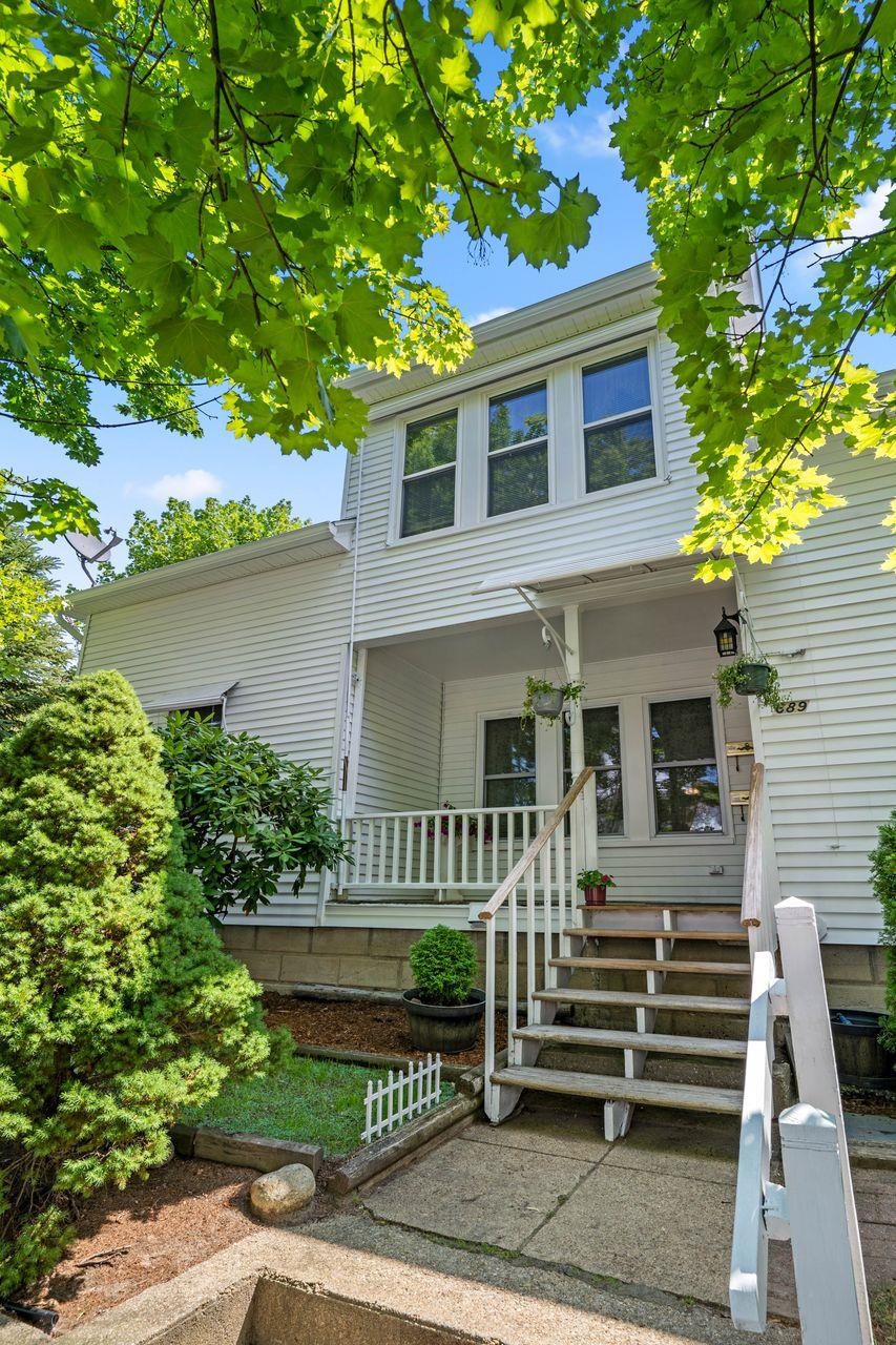 689 Rimmon Street Manchester, NH 03102 - Photo 1 of 32