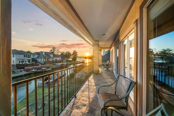 $1,062,750 | 12323 Longmire Cove, Conroe, TX 77304