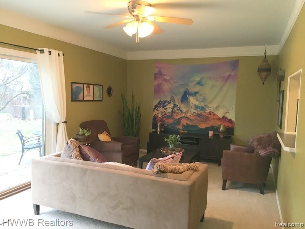 18044 Levan Road Livonia, MI 48152 - Photo 9 of 16 IMG_1371.JPG