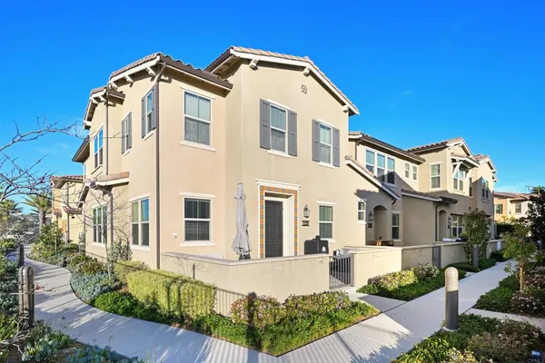 $729,000 | 1118 Delpy View, Vista, CA 92084