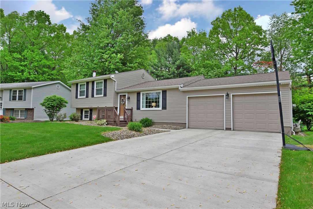 7712 Raglan Drive Northeast Warren, OH 44484 - Photo 3 of 35 Gallery Image 3