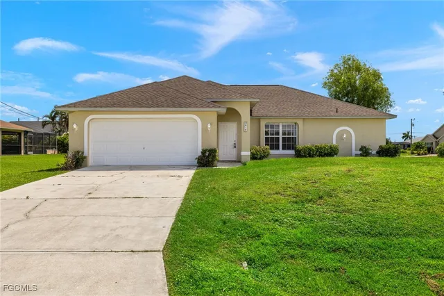 $2,165 | 3919 Southwest 14th Avenue, Cape Coral, FL 33914
