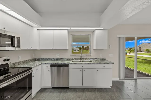 $2,165 | 3919 Southwest 14th Avenue, Cape Coral, FL 33914