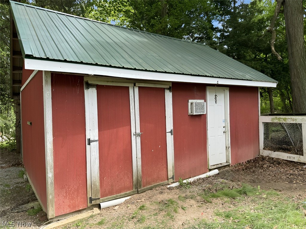 31997 Georgetown Road Salem, OH 44460 - Photo 13 of 13 work shop/dog kennels