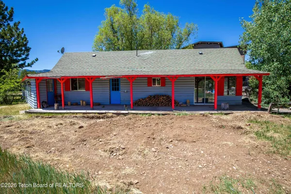 $299,000 | 545 East Cottage Lane, Alpine, WY 83128