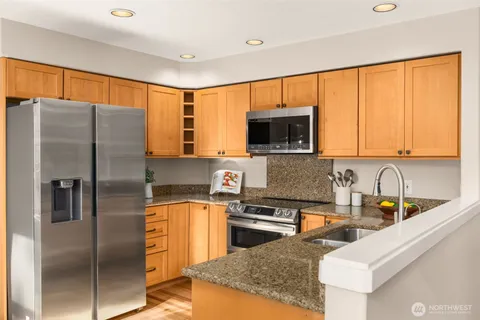 $1,210,000 | 3541 252nd Place Southeast, Sammamish, WA 98029