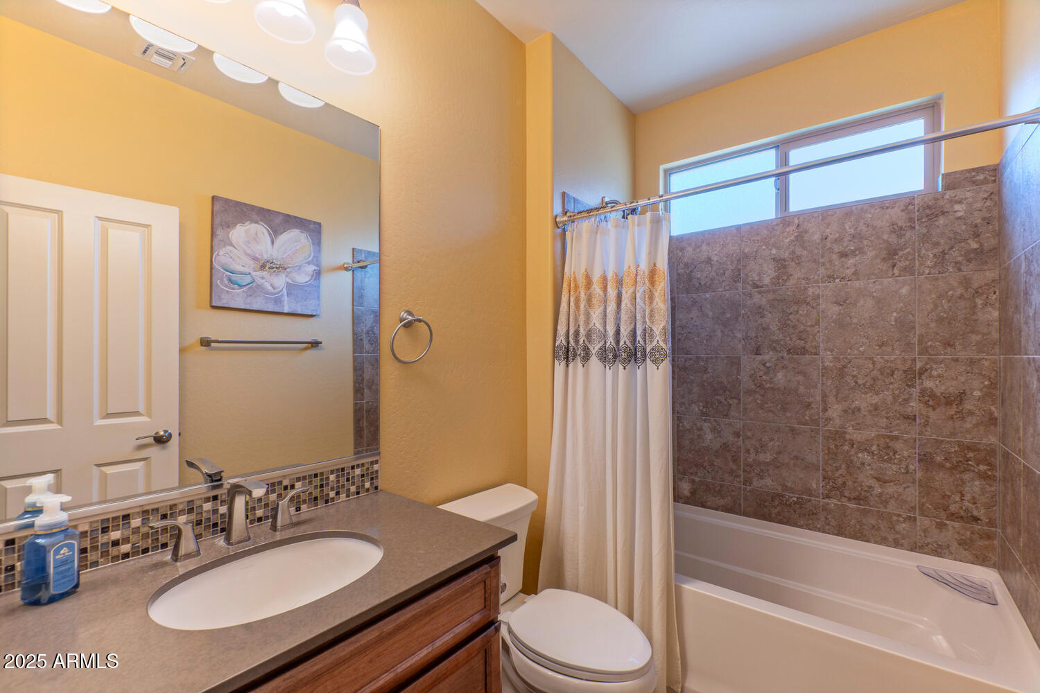 16909 West Granada Road Goodyear, AZ 85395 - Photo 18 of 22 Guest Bathroom