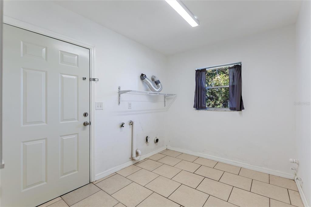 130 Audubon Road Winter Haven, FL 33884 - Photo 32 of 46 a view of an empty room