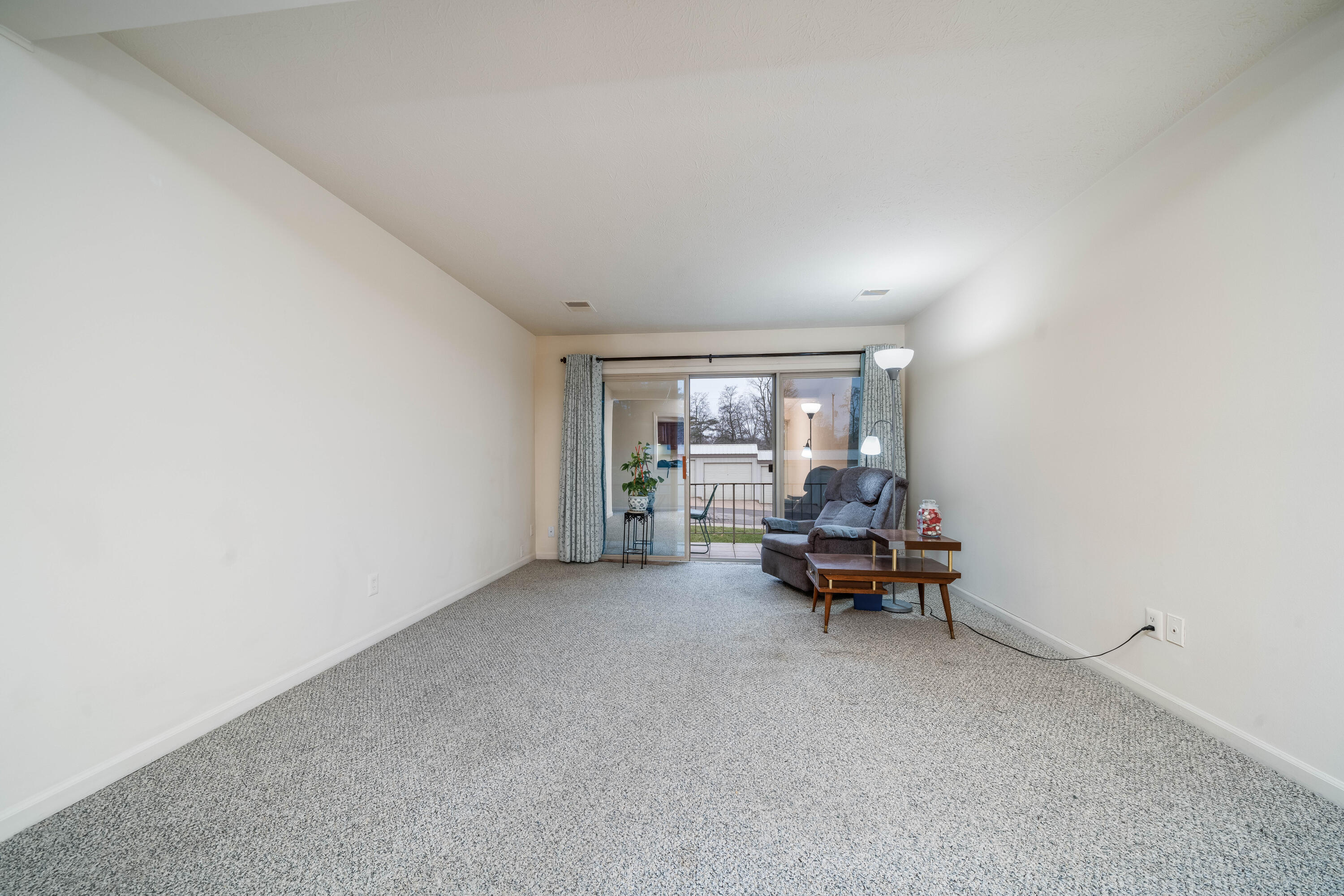 748 West Kilgore Road Kalamazoo, MI 49008 - Photo 10 of 14 748_Kilgore_Unit208_04
