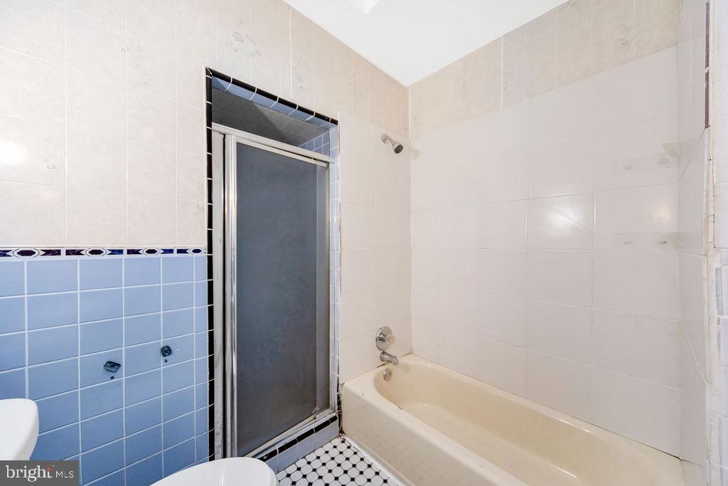 274 Avon Road Upper Darby, PA 19082 - Photo 17 of 24