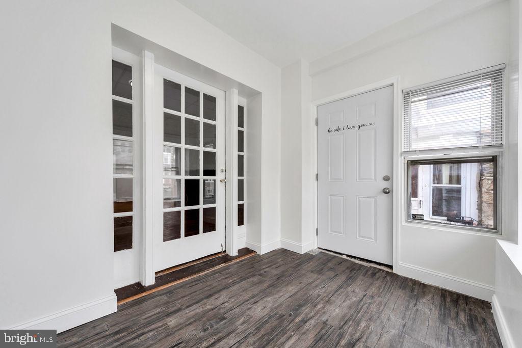 274 Avon Road Upper Darby, PA 19082 - Photo 4 of 24