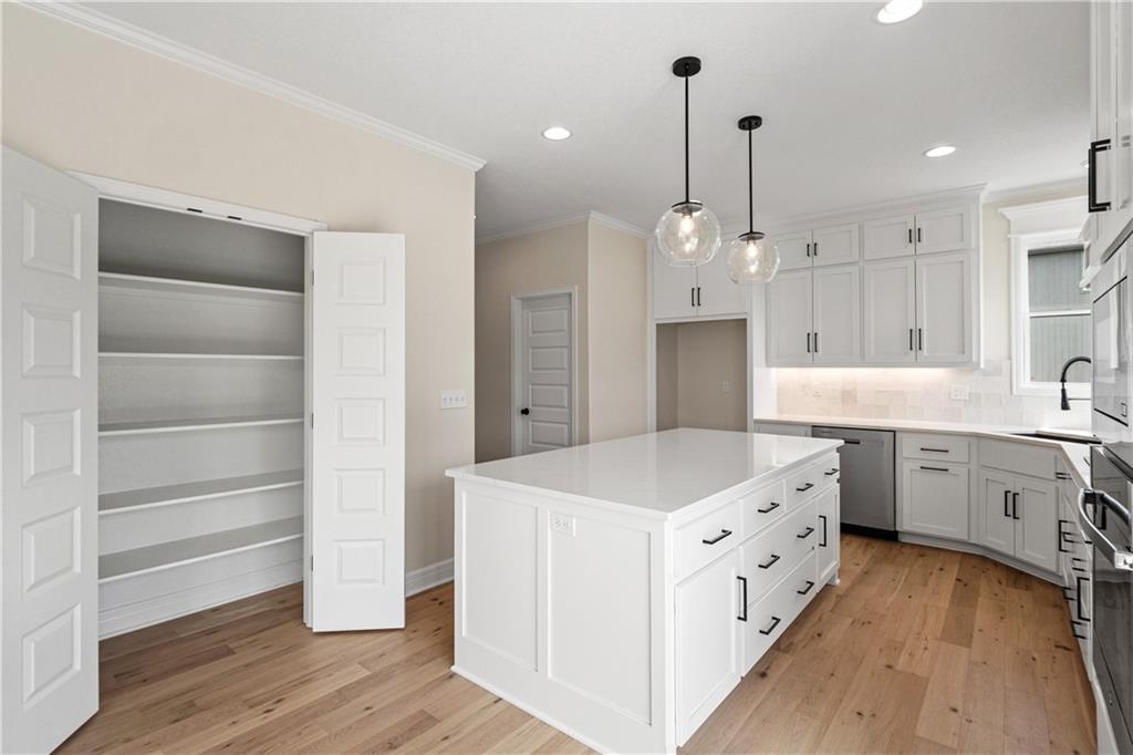 25345 West 148th Street Olathe, KS 66061 - Photo 8 of 36